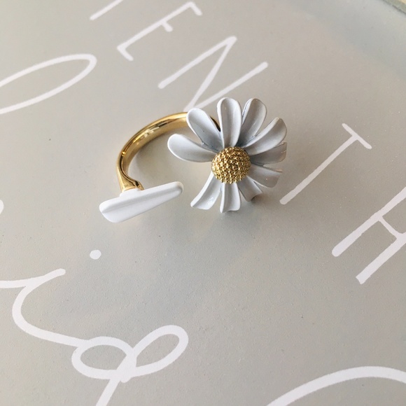 White Daisy Enamel Petal Adjustable Gold Ring - Picture 2 of 9